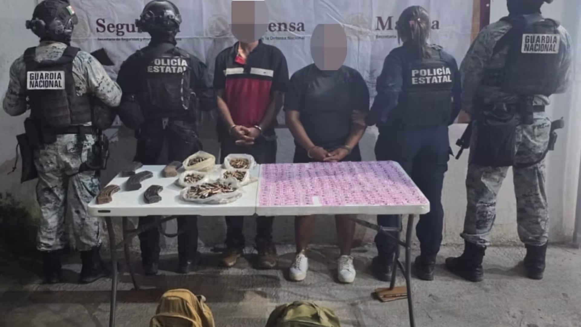 Capturan a una pareja con cientos de porciones de drogas y cartuchos