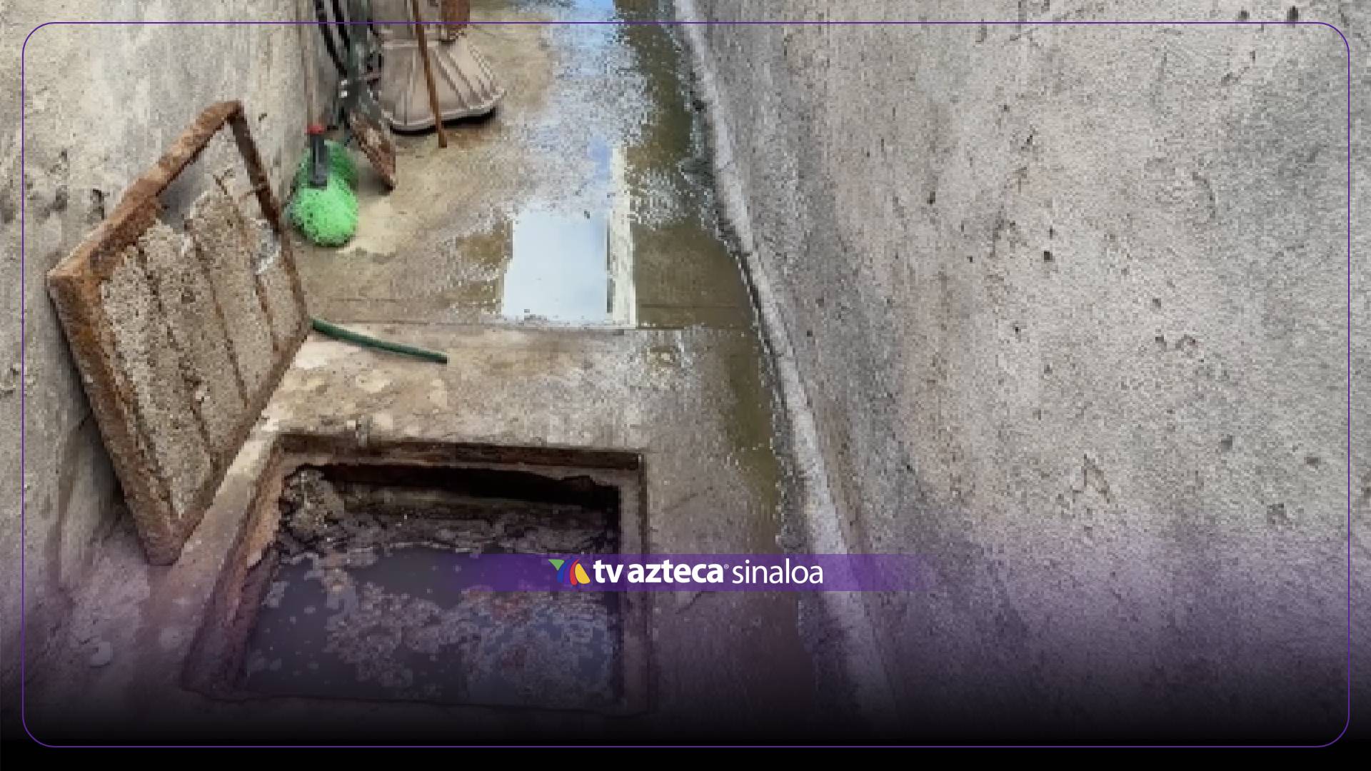 Vecinos de Los Mochis denuncian drenajes colapsados y malos olores