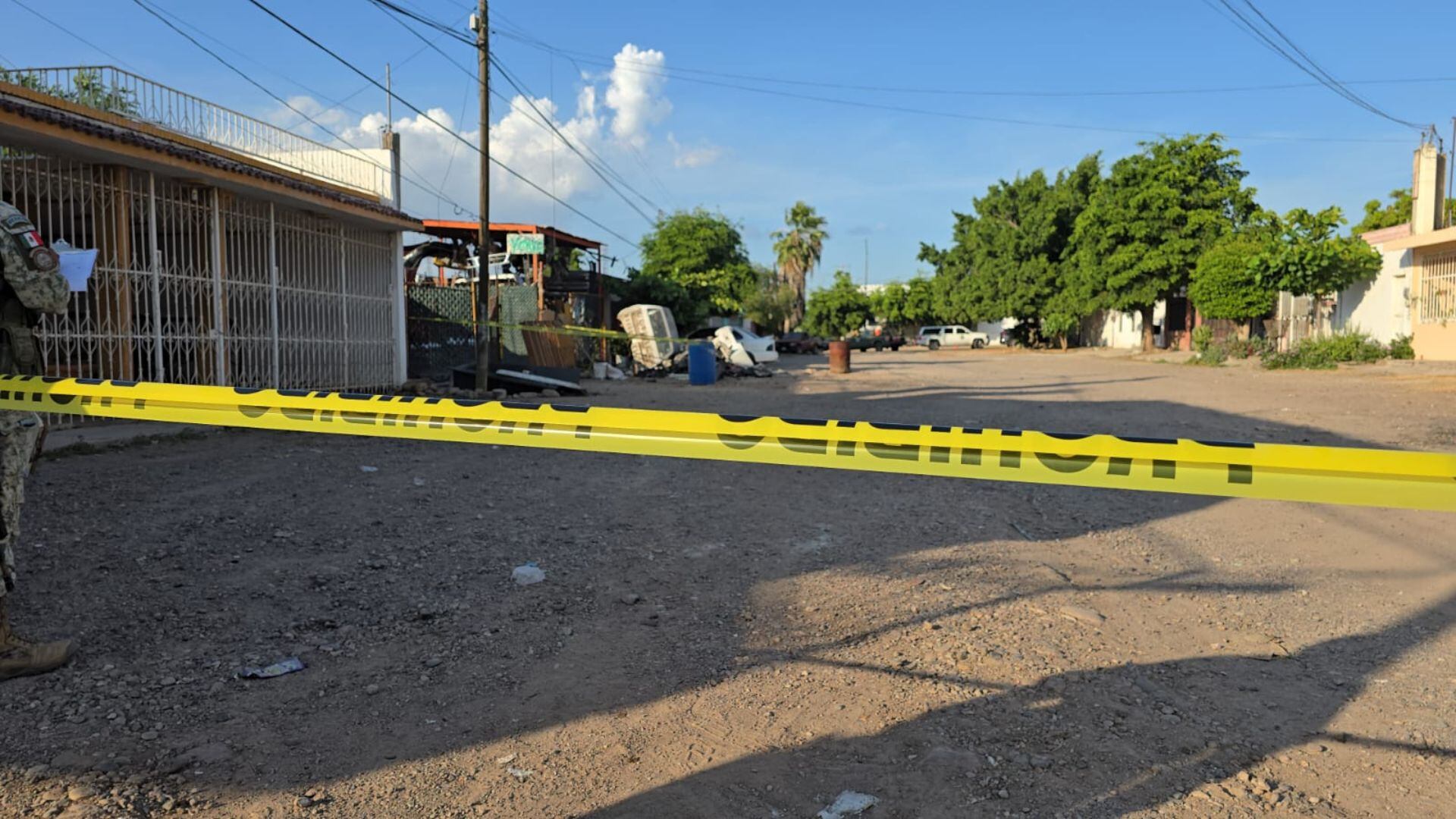 Asesinan a dos hombres en un yonque en El Palmito, Culiacán