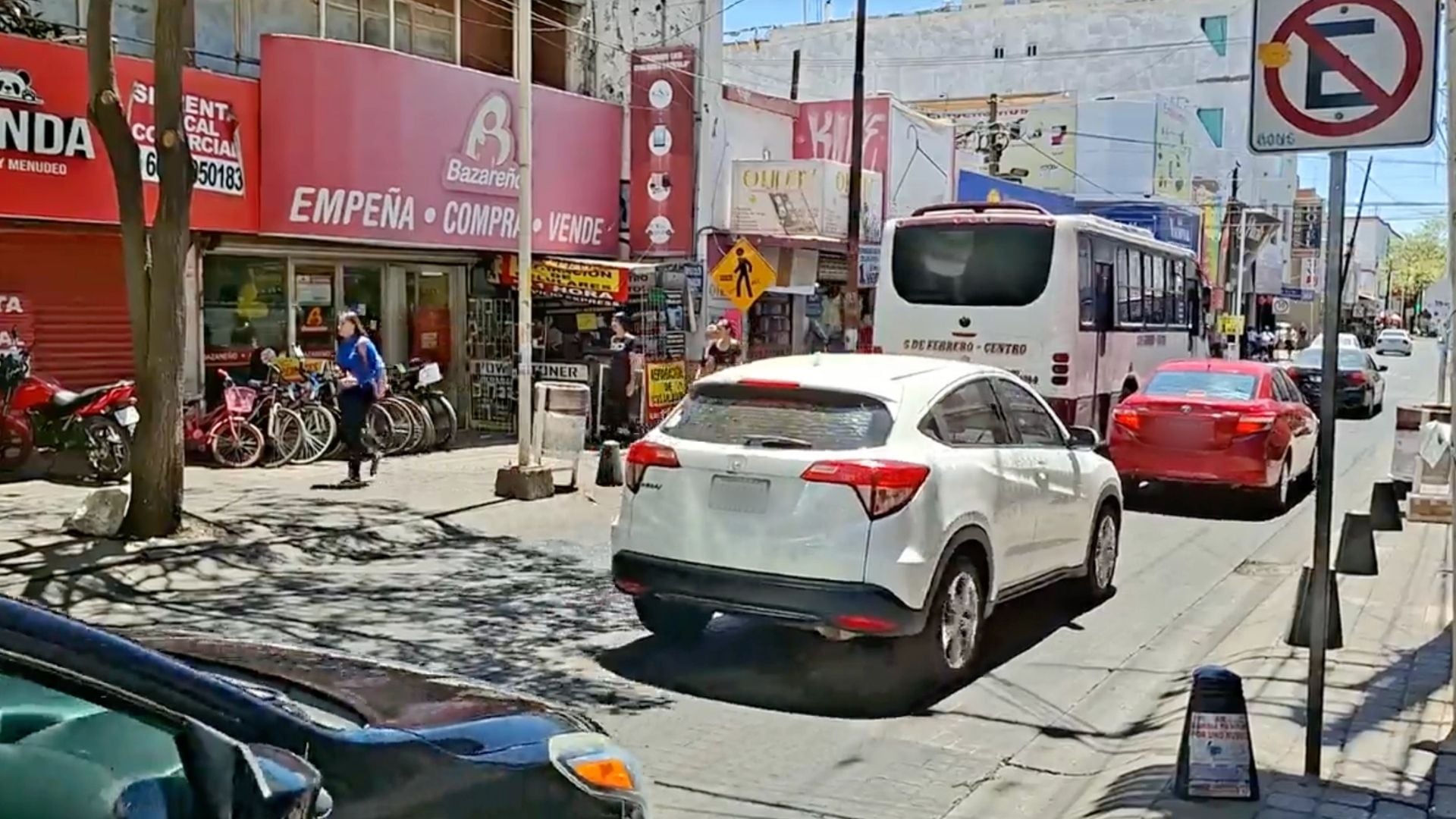Empresarios advierten que violencia golpea negocios y autoridades los obligan a trabajar