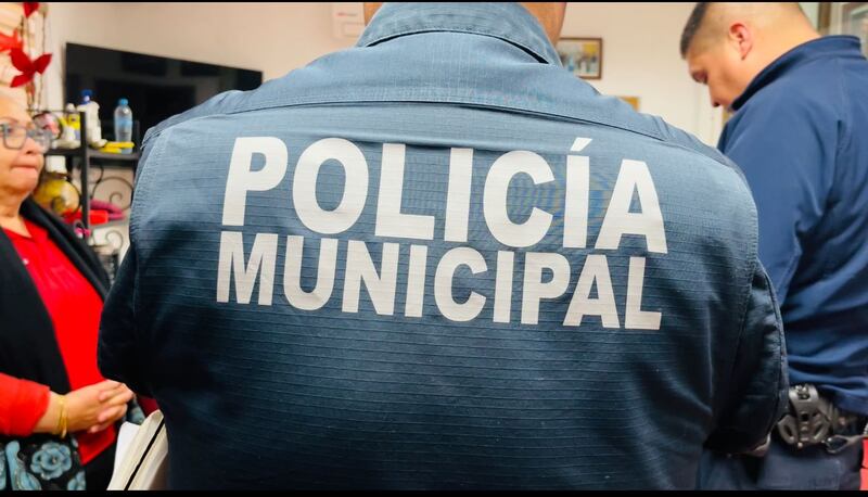 Policía municipal en primaria