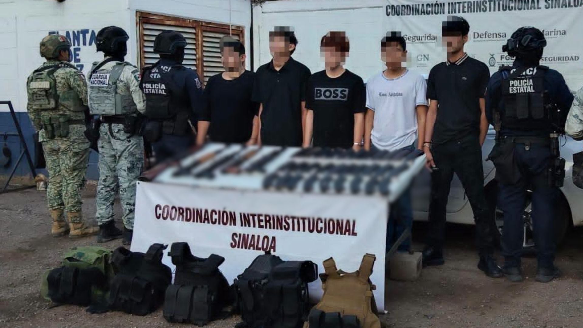 ¡Tres son menores! Detienen a cinco hombres con fusiles y carro robado en Culiacán