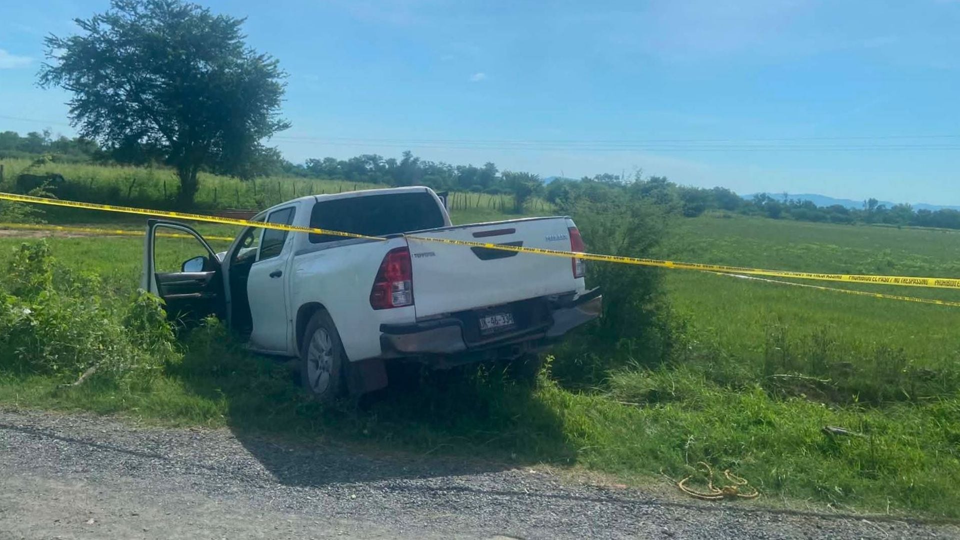 IMÁGENES FUERTES: Mu3re joven de 23 años en una volcadura en El Fuerte