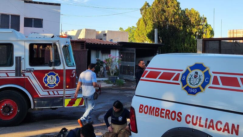 Incendian casa en Santa Fe, Culiacán