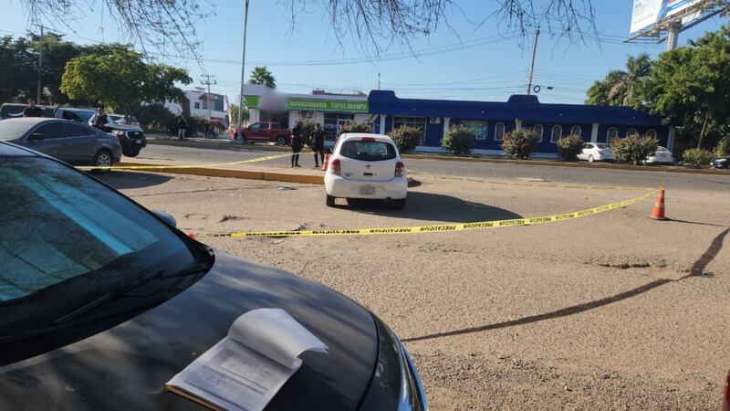Hallan a mujer sin vida frente a hospital de Los Mochis