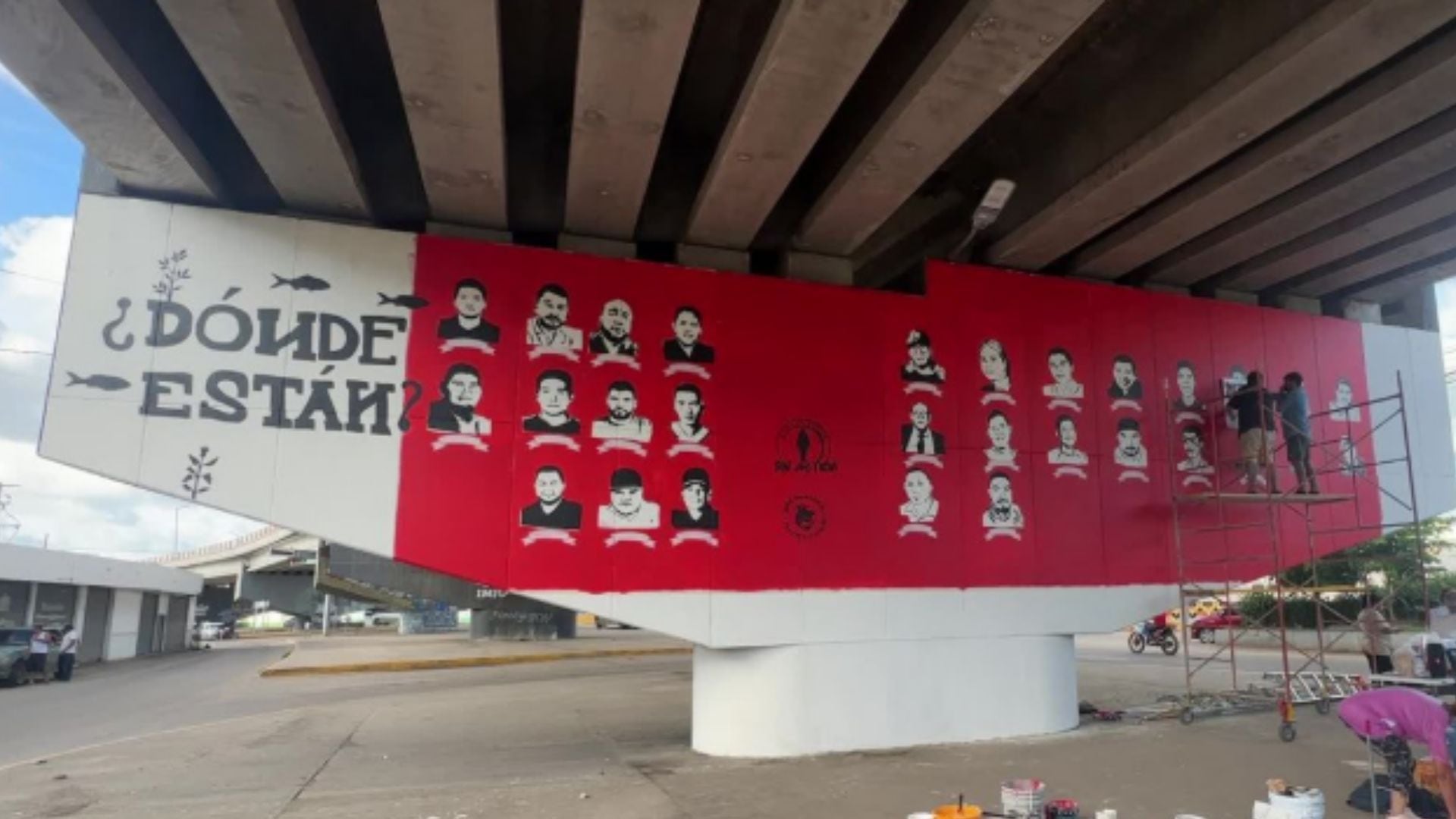 En el puente El Conchi pintan mural por desaparecidos en Mazatlán. .jpg