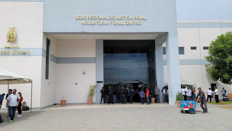 Audiencia en contra del rector de la UAS Jesús Madueña Molina.
